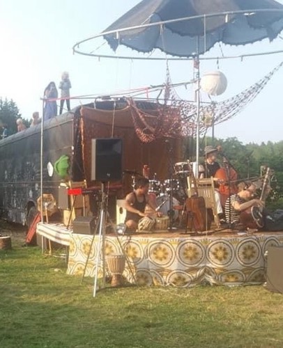 busstage-2.jpg